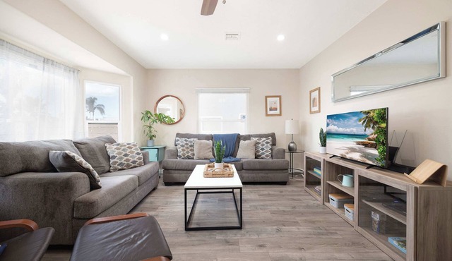 Main Home & Guest House | Dining On The Patio!
