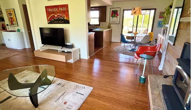 Mid-Century Retreat Near Beaches & Wineries - Between Saugatuck and South Haven in South Haven