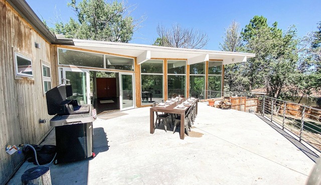 Midcentury Mountain Retreat : Minutes to Broadmoorn