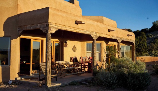 Million Dollar View Out in the Country Yet 20 lovely minutes to Albuq & 35 to SF in Placitas