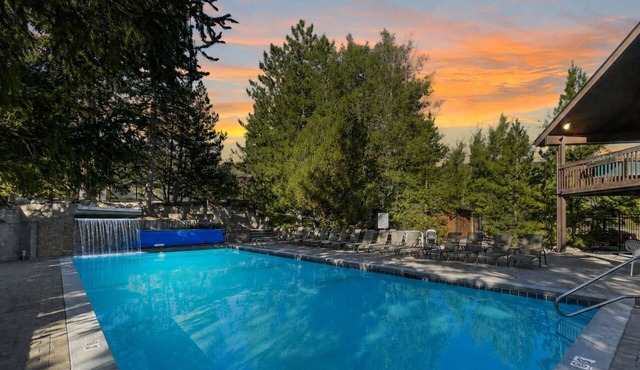 Modern Canyons Retreat Pool Hot Tubs Ideal for Longer Summer Stays