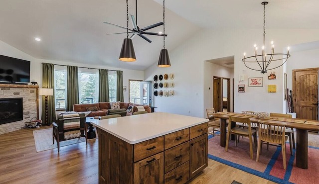 Modern Mountain Retreat | Hot Tub, Views & Trails Nearby