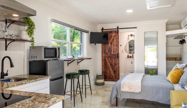 Modern Private Studio Near Tampa Airport