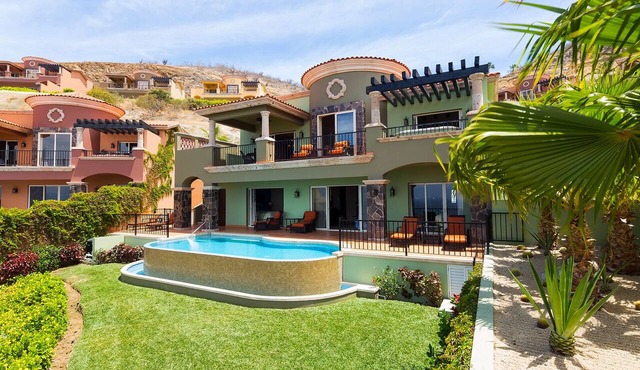 Montecristo Luxury Ocean View Villa: 3BR/3.5BA, Infinity Pool, Hot Tub-Sleeps 10 in Cabo San Lucas