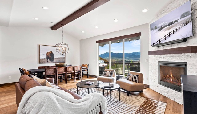 Moose Mgmt at Black Rock 14544: Pvt Hot Tub, 100 Home Theater, Chef's Kitchen