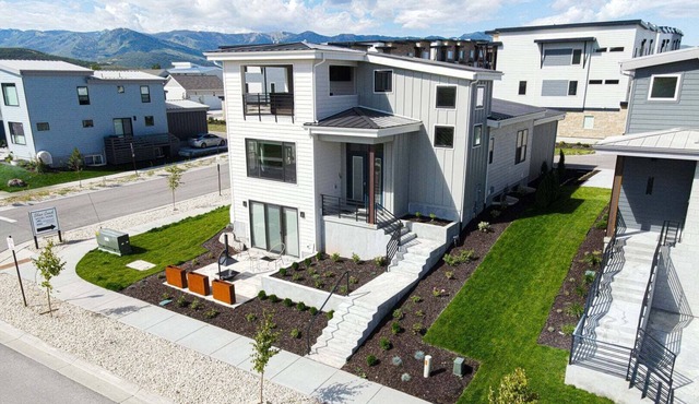 Mountain Escape | Golf Simulator, E-Bikes & Game Room Fun PET FRIENDLY