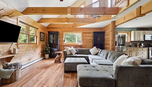 MtSnow/Stratton Chalet w/Hot Tub