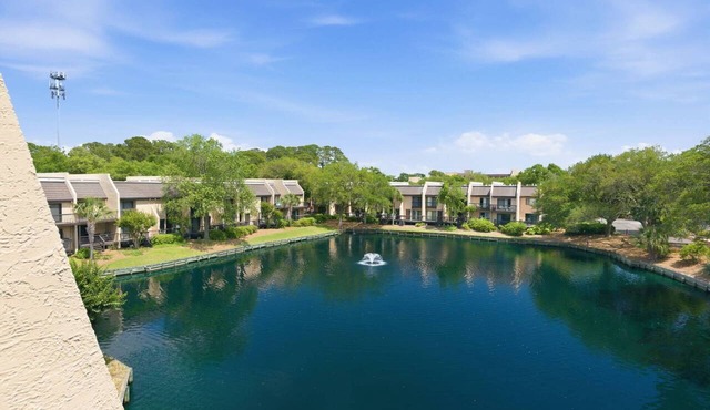 Multi Level, Island Club, Oceanfront Complex, Great Amenities, Lagoon View, Balcony, Pool, Tennis in Hilton Head Island