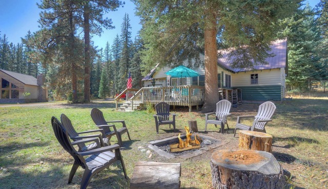 Nana's Cabin, Vallecito | 4 BR Sleeps 8, Trail Access
