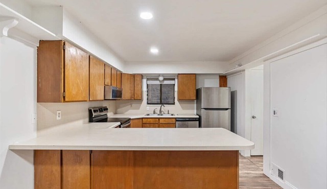 Near Ogden Trail, PetFriendly, 2BR