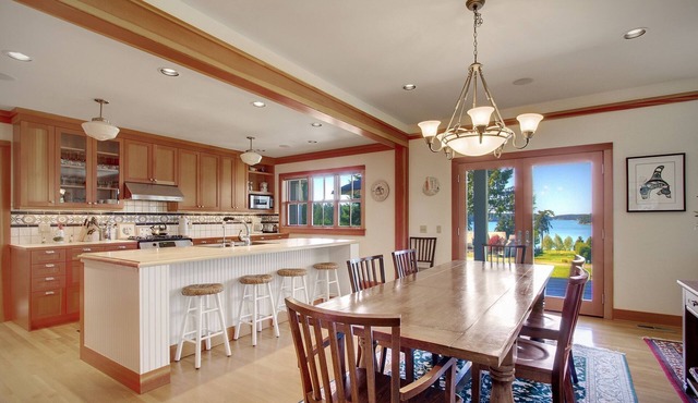 Near Roche Harbor - Cape Cod style home! WBV in Friday Harbor
