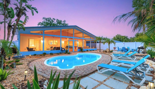 New Saltwater Pool, Game Room, Arcades, Huge Lanai, Firepit