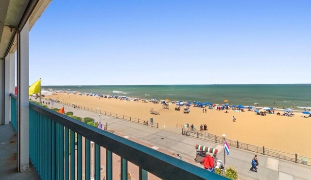 Oceanfront 4th Floor, 2 Bedroom Condo on the Boardwalk in Virginia Beach