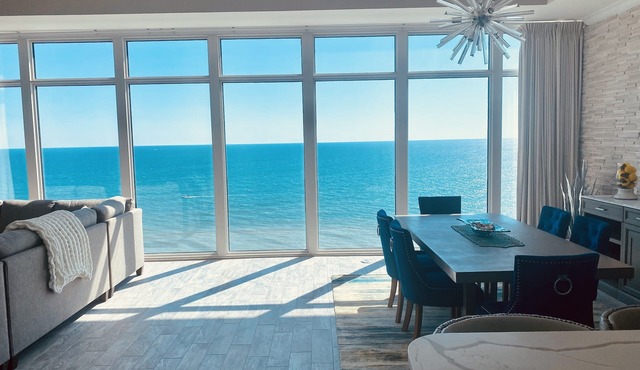 OPEN May 30-6! AND July 6-11th! Penthouse, unbeatable views ALL 5 ⭐️ reviews