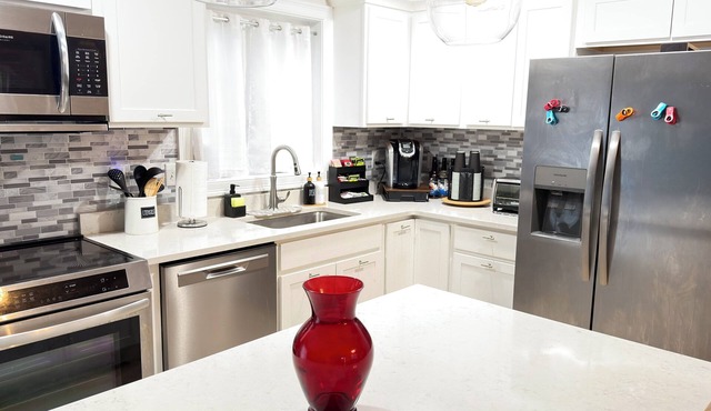 Private 3br & basement 3bth near Trail golf & Lake