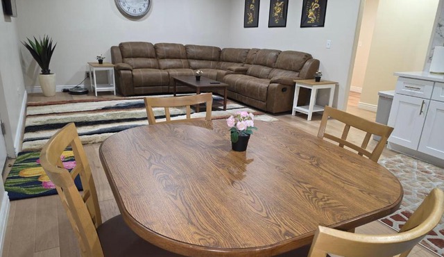Private Basement 1mi UVU 3 Parking in Orem