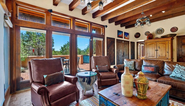 Private luxury Mountain View Retreat just 12 Minutes From The Santa Fe Plaza.