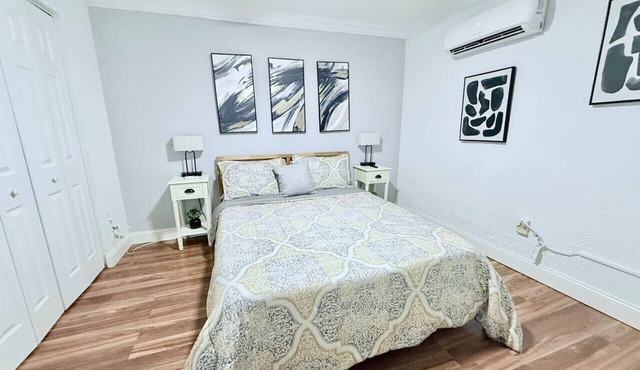 Private Miami Bungalow | FIU + Free Parking