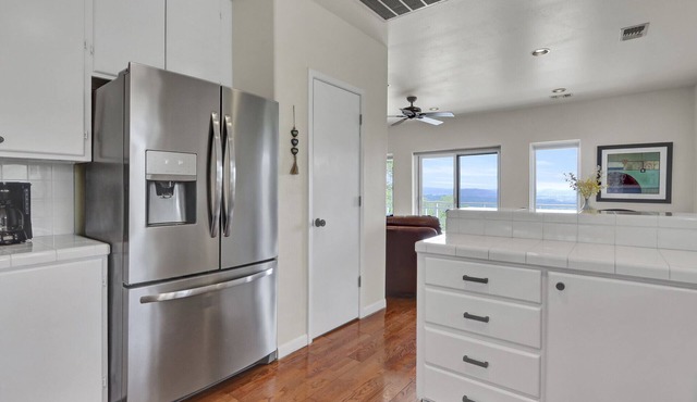 Recently Renovated, Secluded Spot for a romantic rendezvous! Hot Tub, Fire pit in Wimberley