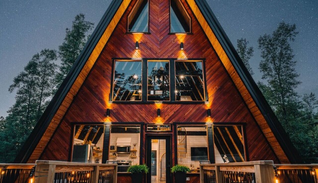 Red River Gorge A-Frame w/Hot Tub + Deck Views in Campton