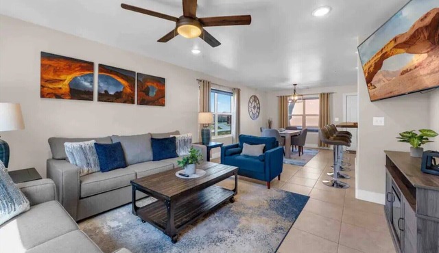 Red Rock Retreat - Pool/Hot Tub, Park, Yard Games, Basketball and Tennis Courts