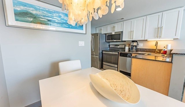 Remodeled Direct Oceanfront, Amazing Views Modern! in Myrtle Beach