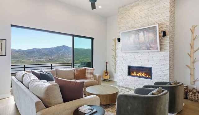 Sauna + Hot Tub + Cold Plunge + Views Near Deer Valley | Serenity Now