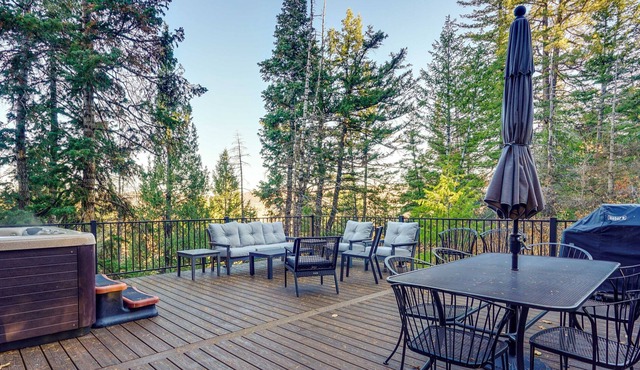 Secluded Park City Cabin Hideaway w/ Deck & Views!