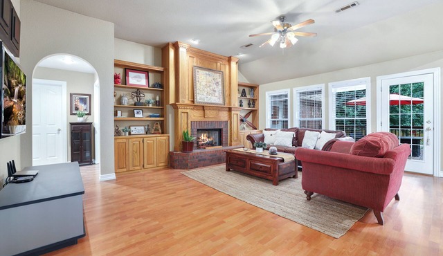 Sequoyah Meadows - 13 min to U of A & Pet Friendly