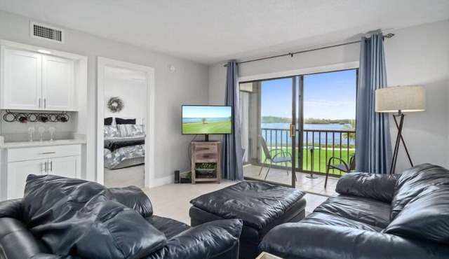 Short term, long term rental welcome.90 day minimum stay on the Gulf. in PORT RICHEY