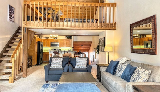 SilverLake/Stein Area Luxury Ski-out. Perfect for 1 or 2 Families.Private Hottub