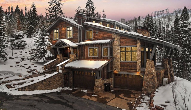 Ski-in/ski-out luxe Colony chalet, views, hot tub, game room!