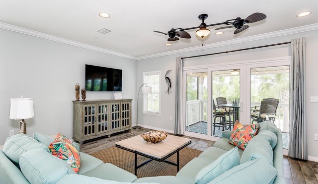 Snow Birds Welcome! | Screened Balcony | 18-Hole Golf | Private Beach Club | Pools