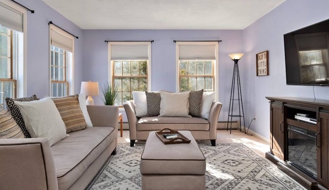 Spacious 4BR Central-Berkshires Home with POOL! in Lee
