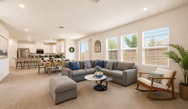 Spacious 7BR/10 Beds/Prime Location/Central