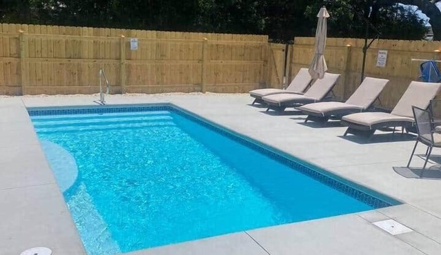 Spacious Beach retreat with stunning pool/pets ok in North Myrtle Beach