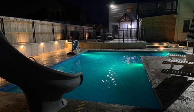 Spacious Home Near Ark, Perfect for 12 Guests