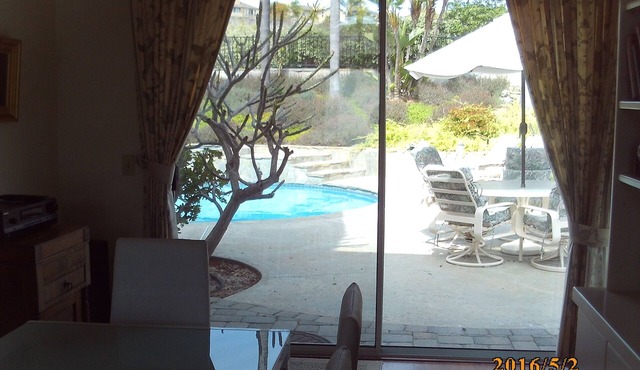 Spacious House in Carlsbad with Pool/Spa, 4 miles to Beaches