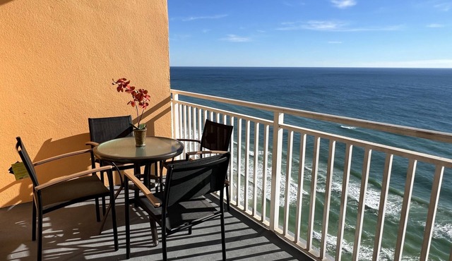 Splash Resort 1904W, Free Beach Chairs and Umbrella Mar to Oct.