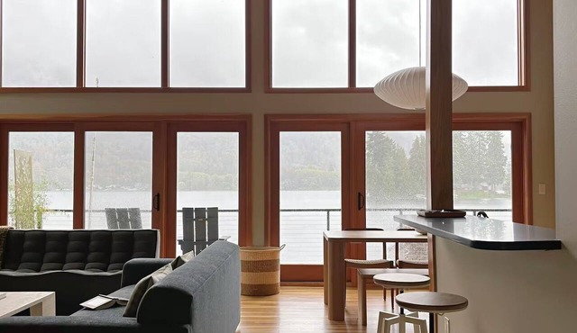 Stillwater Lakehouse - Waterfront on Lake Samish, Bellingham WA in Bellingham
