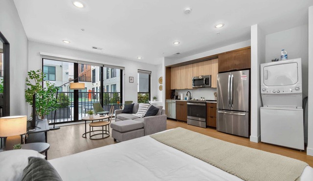 Studio | Pool, Gym, Walk to Casino in Cincinnati
