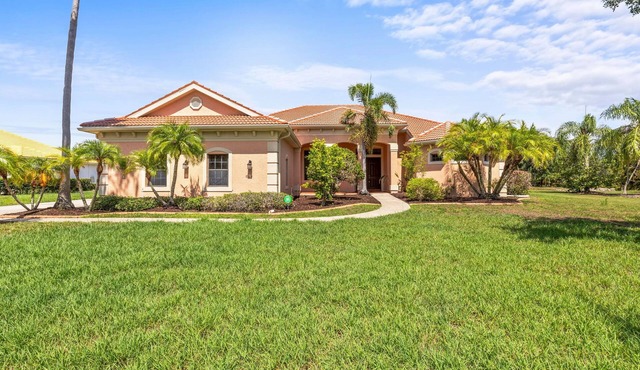 Sun, Sand & Space: Your Bradenton Vacation Home with Private Pool in Bradenton