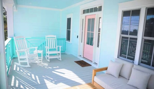 Sunlit Seascape brand new build with a private pool in Tybee Island