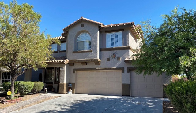 Sweet home with electric car charger unwind, relax enjoy a great time in Vegas in Henderson