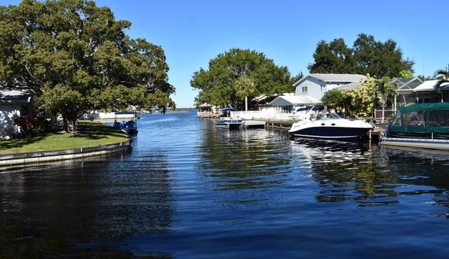 Tarpon Lake Escape LLC