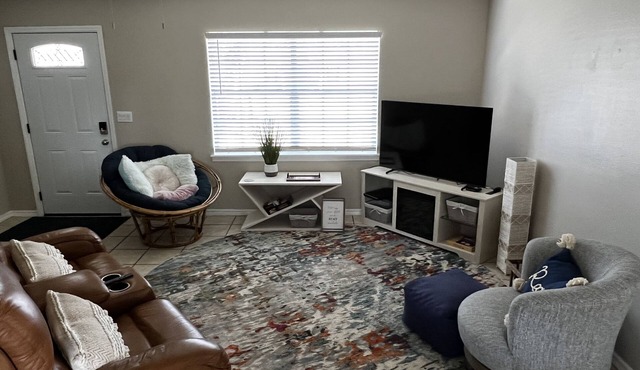 Teak House-Relaxing under the Sycamore Trees/Pet Friendly in Ocala