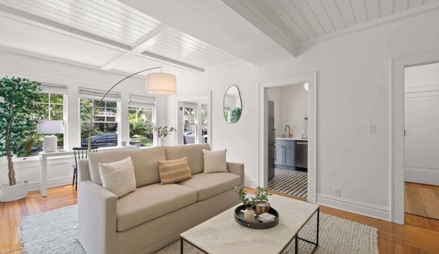 The Adaline #7 - Luxury Second Floor Bayshore Apt!