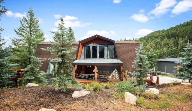 The Alpine - Park City Home Mountain Home w/hot tub, deck, and 3BR!