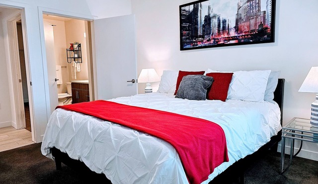 The Best of Work & Leisure w/a Great View! 1B/1Ba, Gym, Hot-Tub, EV Chrgr Access