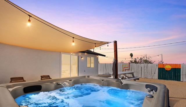 The Green Palm 1 Bed · Pool, Hot Tub, PetFriendly